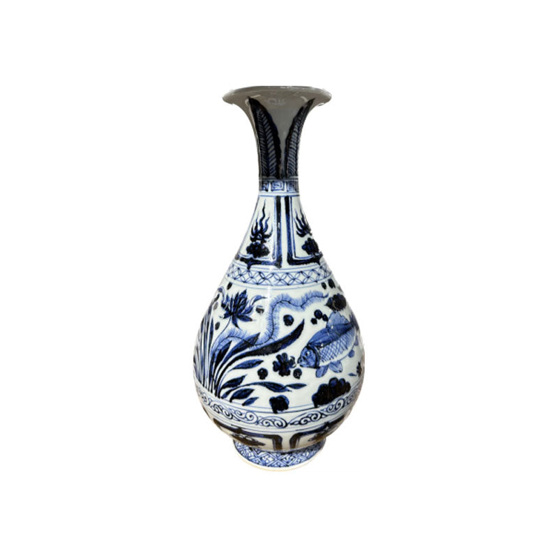 Blue and White Porcelain Vase with Fish Algae Pattern